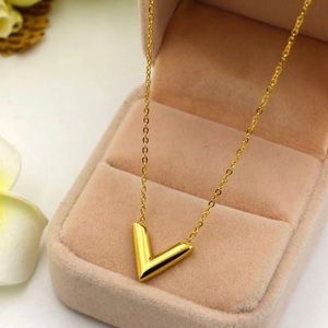 Dainty 18k Gold Plated V Shape Pendant Necklace